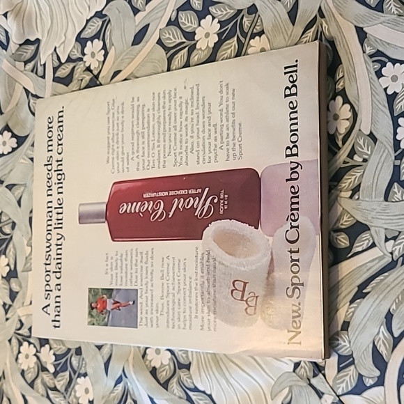 Vintage Vogue Magazine November 1977 - Picture 3 of 3